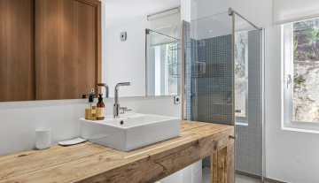 Resa Estates Ivy Cala Tarida Ibiza  luxe woning villa for rent te huur house bathroom 1.png
